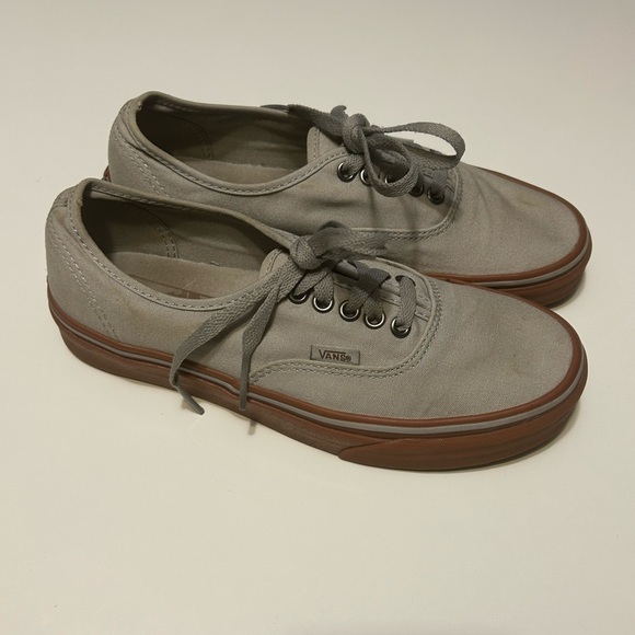 Gray Vans With Gum Soles Size: 7 Mens 8.5 Womens - Picture 2 of 9